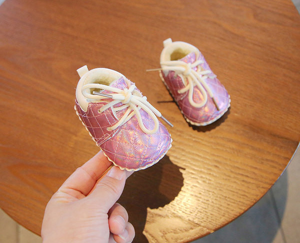 Rudens-ziemas apavi ar šņorēm