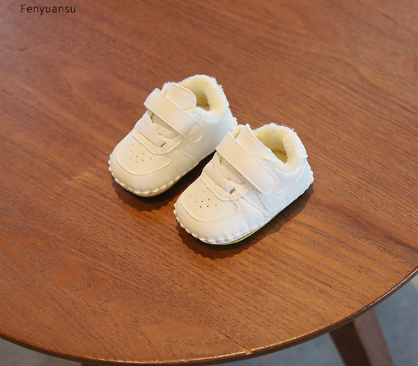 Βρεφικά παπούτσια φθινοπώρου-χειμώνα με πουπουλένια φόδρα