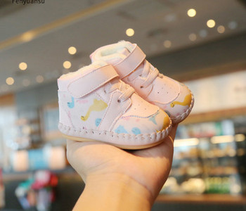 Zīdaiņu apavi ar aplikāciju un oderi