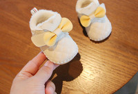 Χειμερινά παιδικά παπούτσια από οικολογικό δέρμα με μπαλώματα velcro και κορδέλα