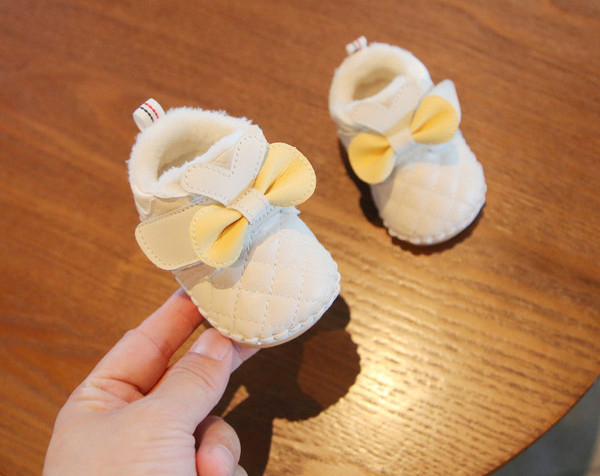 Χειμερινά παιδικά παπούτσια από οικολογικό δέρμα με μπαλώματα velcro και κορδέλα