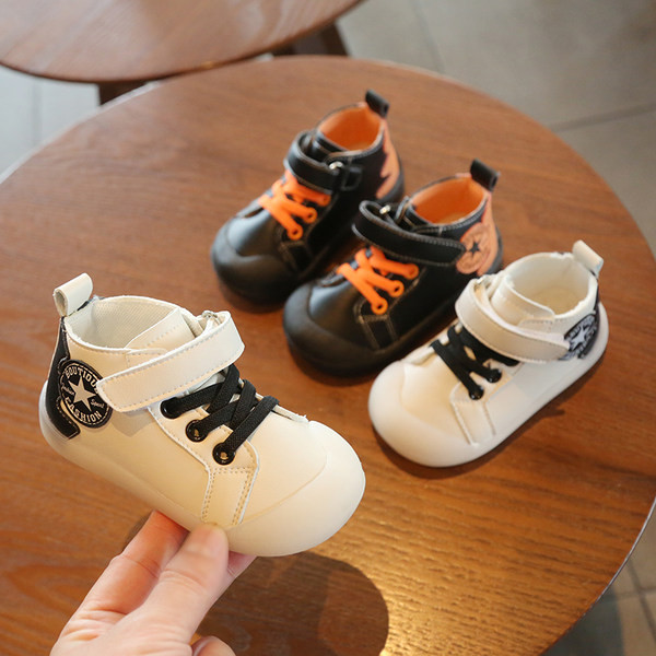 Βρεφικά ψηλοτάπητα sneakers για αγόρια με κούμπωμα velcro