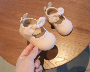 Бебешки обувки за момичета- с панделка