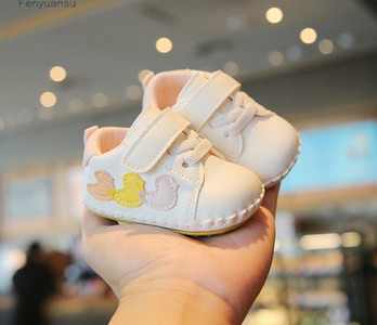 Bērnu kurpes ar šņorēm trīs krāsās