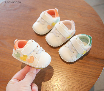 Бебешки обувки с връзки в три цвята 