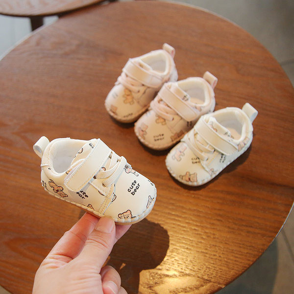 Βρεφικά παπούτσια με απλικέ και κορδόνια
