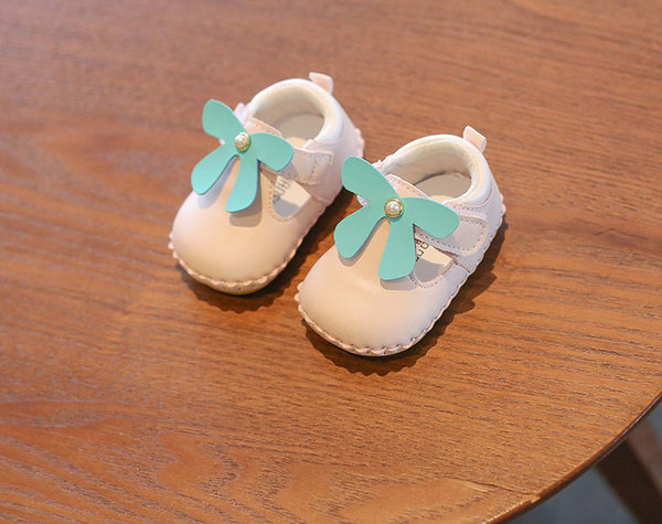 Bērnu bikses meitenēm no eko ādas ar lenti un pērlēm