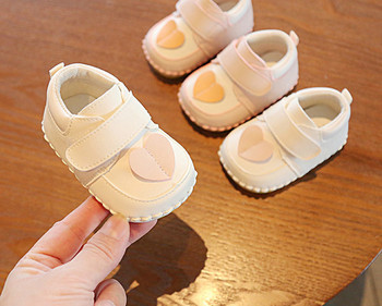 Бебешки обувки от еко кожа с 3D-елемент