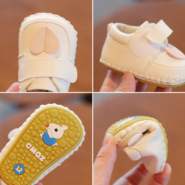 Βρεφικά παπούτσια από οικολογικό δέρμα με τρισδιάστατο στοιχείο