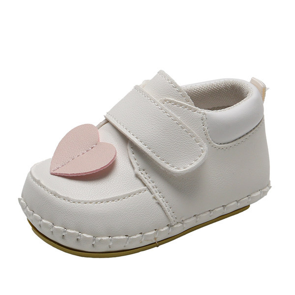 Βρεφικά παπούτσια από οικολογικό δέρμα με τρισδιάστατο στοιχείο