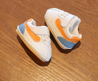 Βρεφικά δερμάτινα παπούτσια με κούμπωμα velcro