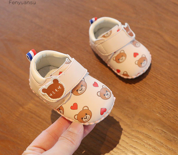 Βρεφικά παπούτσια με στάμπα αρκούδας και κούμπωμα με velcro