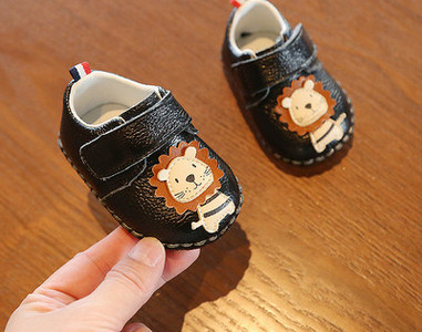 Βρεφικά παπούτσια από οικολογικό δέρμα σε τρία χρώματα