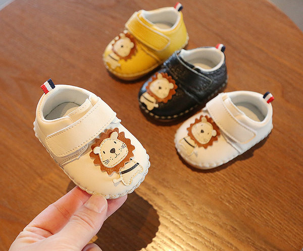 Βρεφικά παπούτσια από οικολογικό δέρμα σε τρία χρώματα
