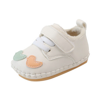 Бебешки обувки за момичета с сърца