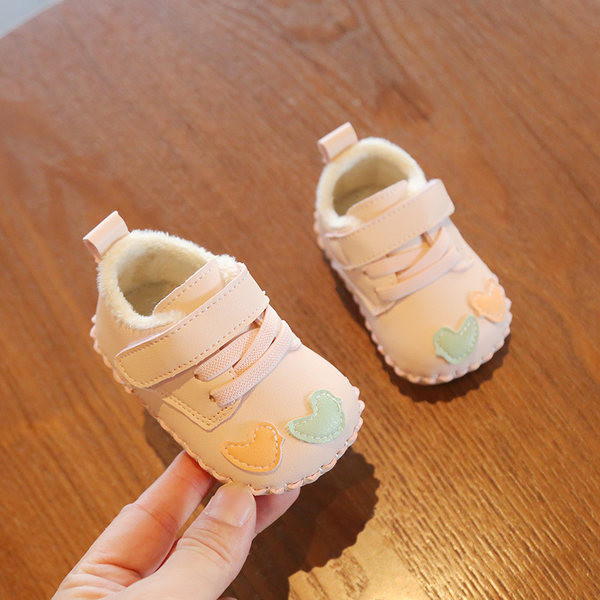 Βρεφικά παπούτσια για κορίτσια με καρδιά