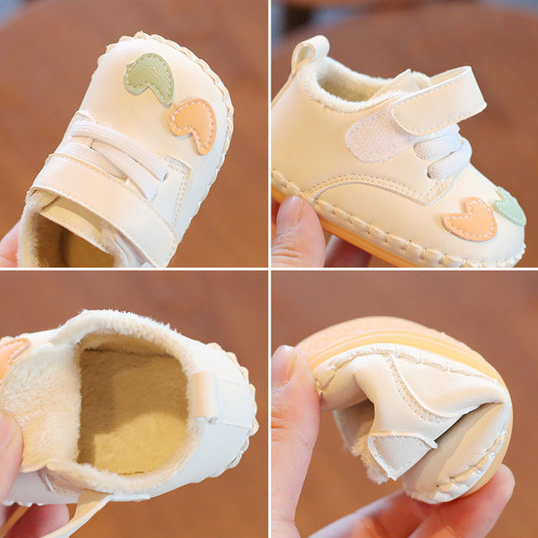 Βρεφικά παπούτσια για κορίτσια με καρδιά