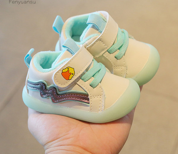 Βρεφικά χειμωνιάτικα παπούτσια με κορδόνια