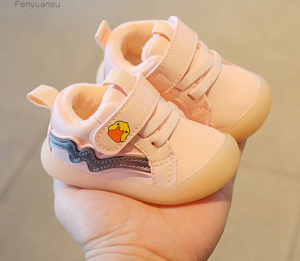 Βρεφικά χειμωνιάτικα παπούτσια με κορδόνια