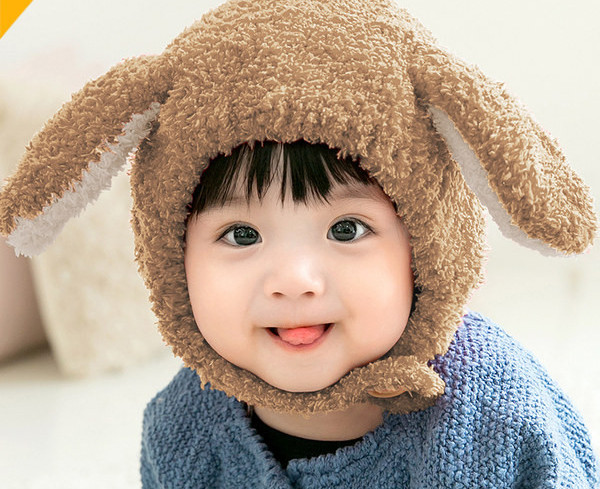 Baba plüss sapka fülekkel