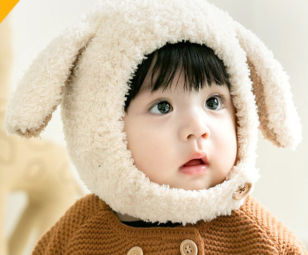 Baba plüss sapka fülekkel