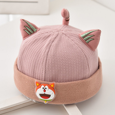 Bērnu cepure ar ausīm un izšuvumiem