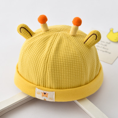 Bērnu cepure ar ausīm un izšuvumiem