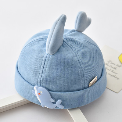 Bērnu cepure ar ausīm un izšuvumiem