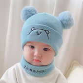 Žieminė kūdikio kepurė-šalikas su išsiuvinėtomis raidėmis