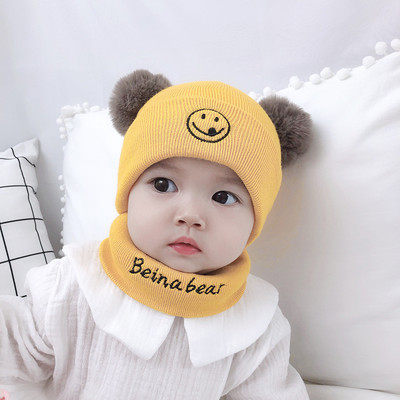 Őszi-téli kötött baba sapka pomponokkal