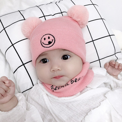 Őszi-téli kötött baba sapka pomponokkal