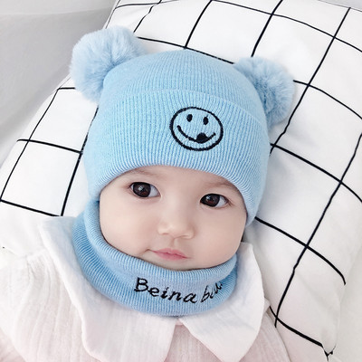 Őszi-téli kötött baba sapka pomponokkal