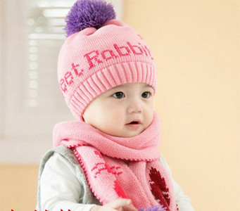 Bērnu trikotāžas cepures un šalles komplekts