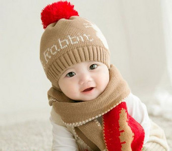 Bērnu trikotāžas cepures un šalles komplekts