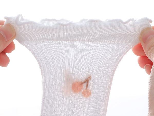 Hímzéssel vagy fürtökkel ellátott baba zokni lányoknak