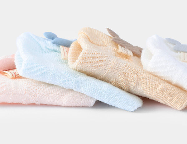 Vékony baba zokni nyomtatással