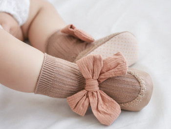 Βρεφικές κάλτσες με τρισδιάστατη κορδέλα