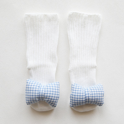 Hosszú zokni babáknak 3D elemmel