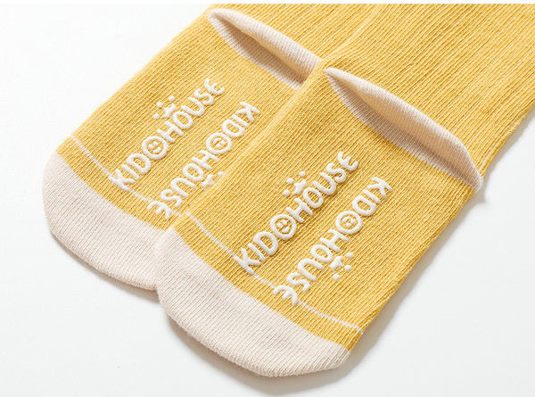 Jauna modeļa bērnu 3/4 zeķes ar 3D elementu