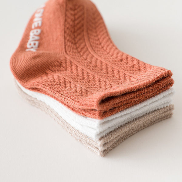 Set od tri dječje čarape