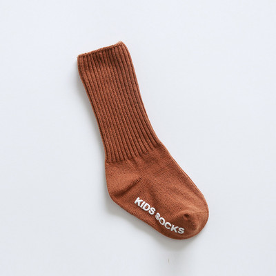 Απλές μακριές βρεφικές κάλτσες