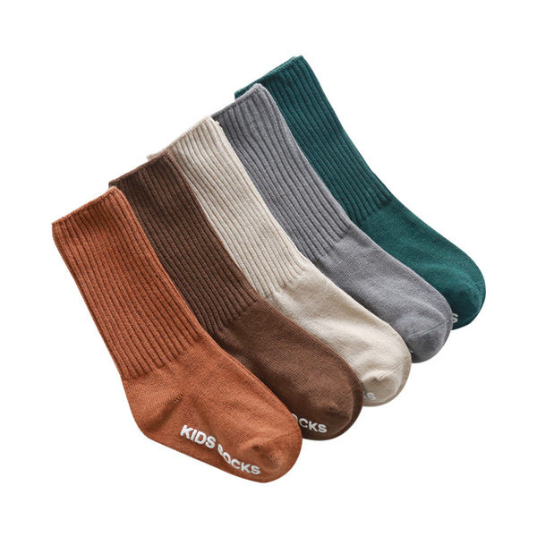 Απλές μακριές βρεφικές κάλτσες