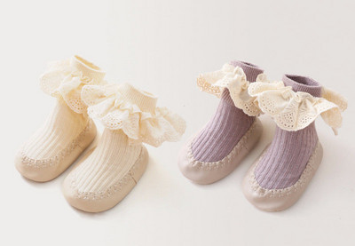 Meiteņu zeķu kurpes ar mežģīnēm