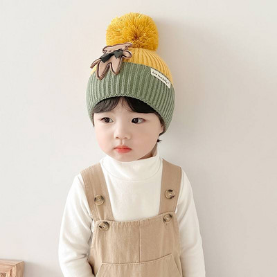 Καπέλο μωρού με φλοράλ μοτίβα και κορδόνια