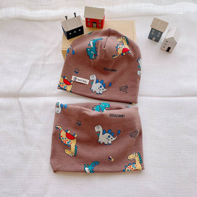 Baba kétrészes sapka és előke szett nyomtatással