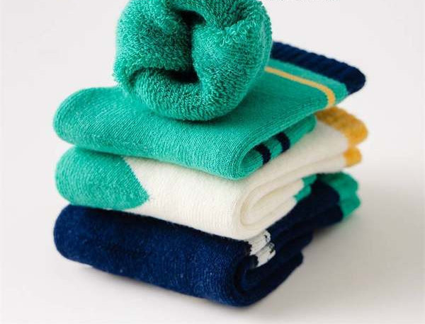 Ikdienas bērnu zeķes dažādās krāsās