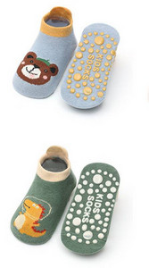 Baba zokni felirattal és applikációval