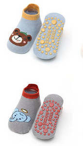 Baba zokni felirattal és applikációval