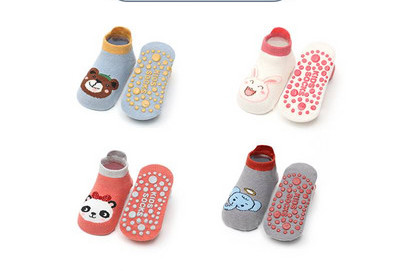 Baba zokni felirattal és applikációval