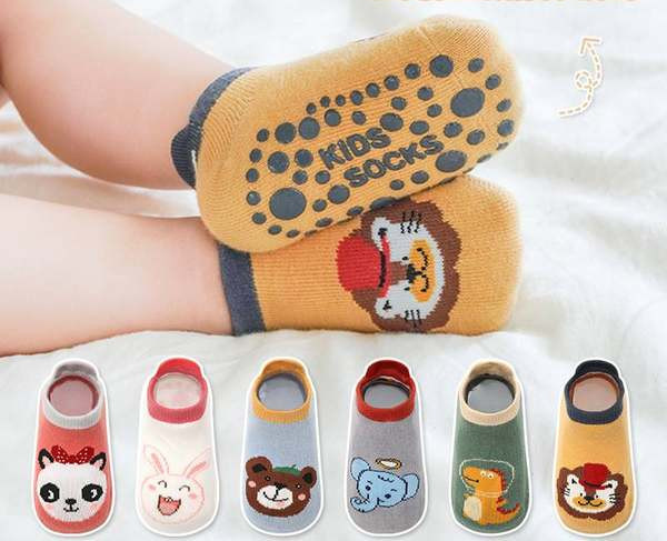 Baba zokni felirattal és applikációval